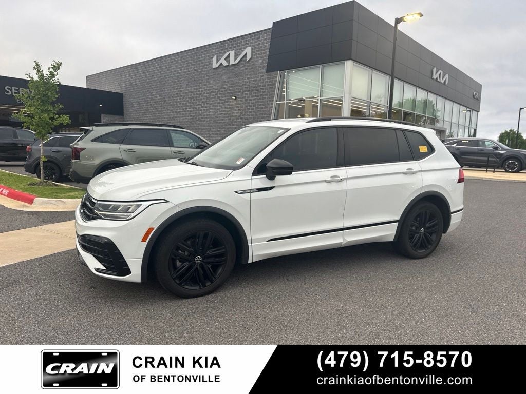 2022 Volkswagen Tiguan 2.0T SE R-Line Black - SUNROOF