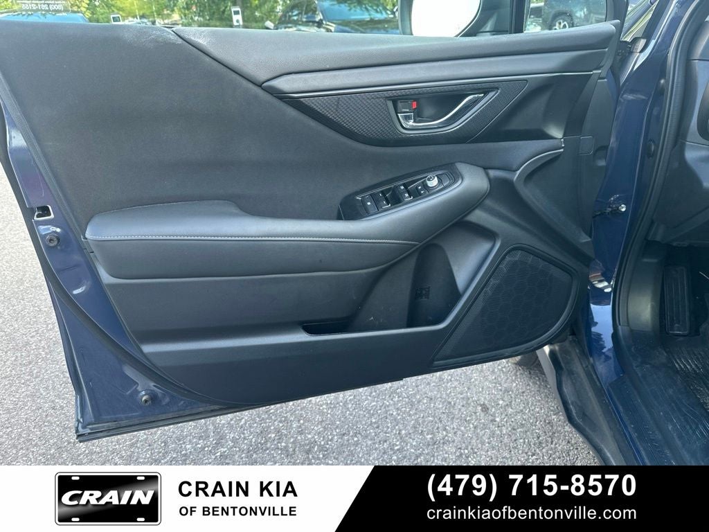 2025 Subaru Outback Premium - AWD / CLEAN CARFAX / ONE OWNER