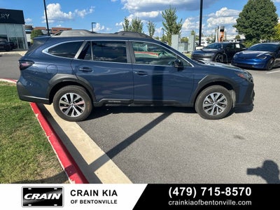 2025 Subaru Outback Premium - AWD / CLEAN CARFAX / ONE OWNER