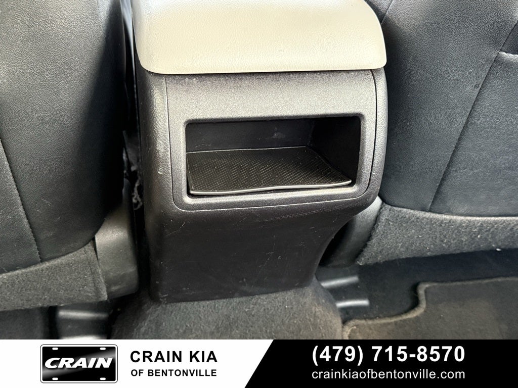 2016 Toyota Camry SE - CLEAN CARFAX HISTORY