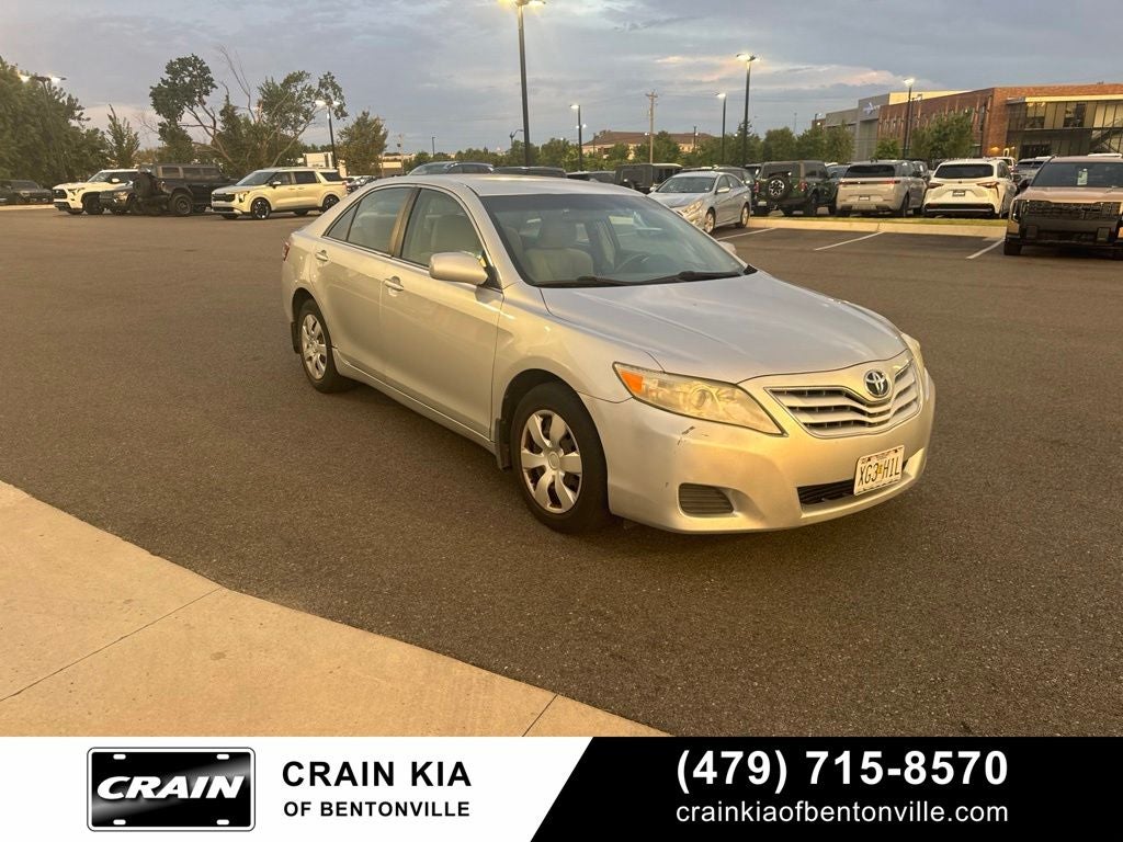 2010 Toyota Camry LE - CLEAN CARFAX