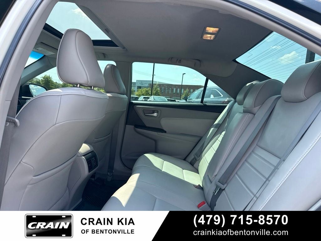 2015 Toyota Camry XLE - SUNROOF / LEATHER / NAV