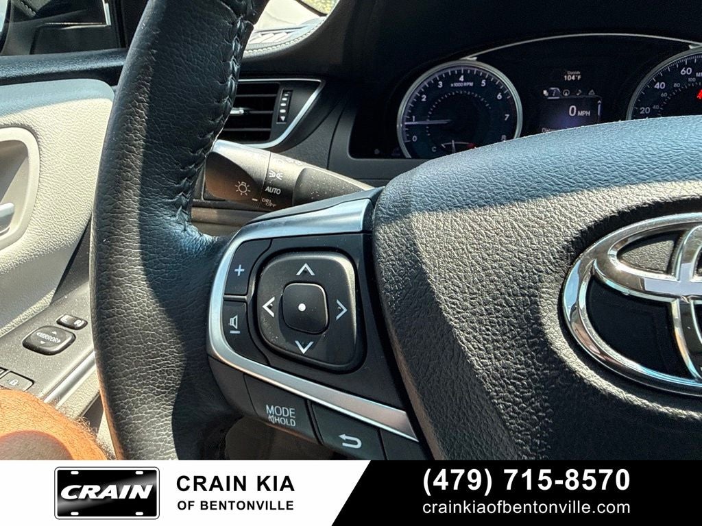 2015 Toyota Camry XLE - SUNROOF / LEATHER / NAV