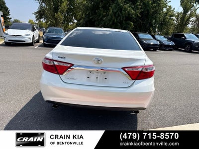 2015 Toyota Camry XLE - SUNROOF / LEATHER / NAV