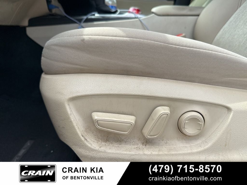 2023 Toyota Camry LE - CLEAN CARFAX / ONE OWNER