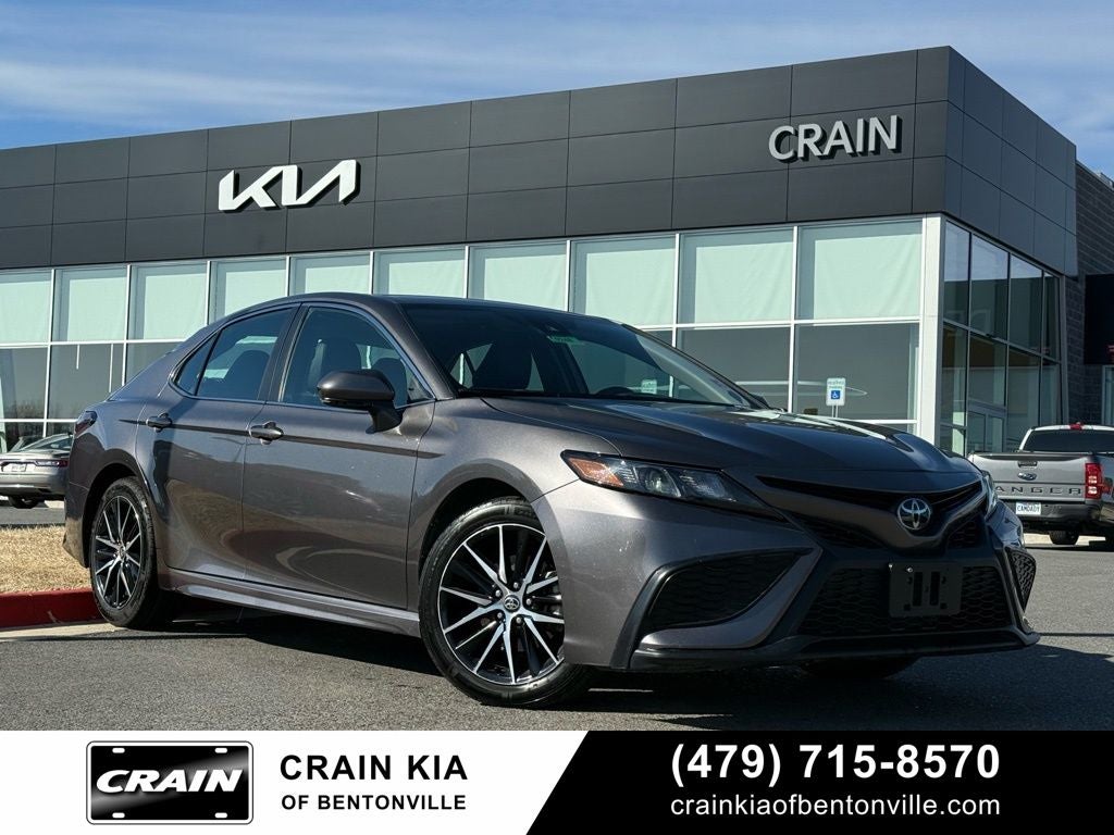 2024 Toyota Camry SE - CLEAN CARFAX / ONE OWNER