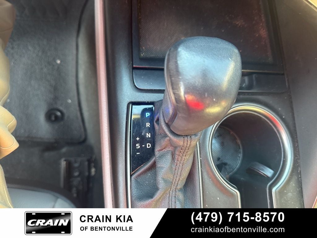 2022 Toyota Camry SE - CLEAN CARFAX / ONE OWNER