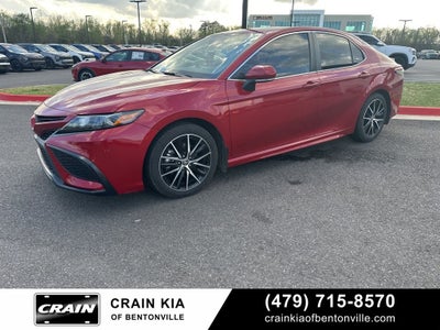 2023 Toyota Camry SE - CLEAN CARFAX / ONE OWNER