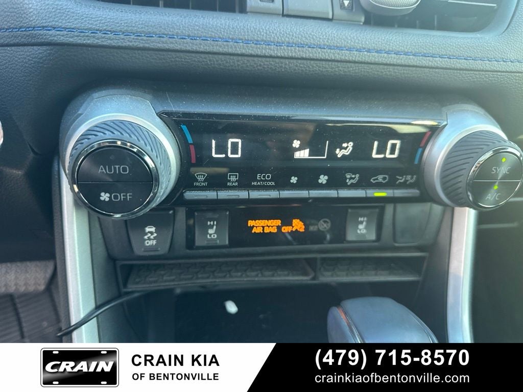 2022 Toyota RAV4 Hybrid XSE - AWD / PANORAMIC SUNROOF / ONE OWNER