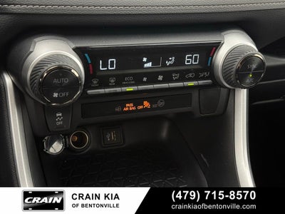 2025 Toyota RAV4 Hybrid XLE - AWD / CLEAN CARFAX / ONE OWNER