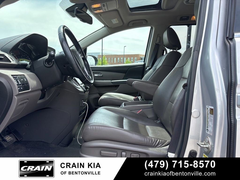 2015 Honda Odyssey Touring - SUNROOF