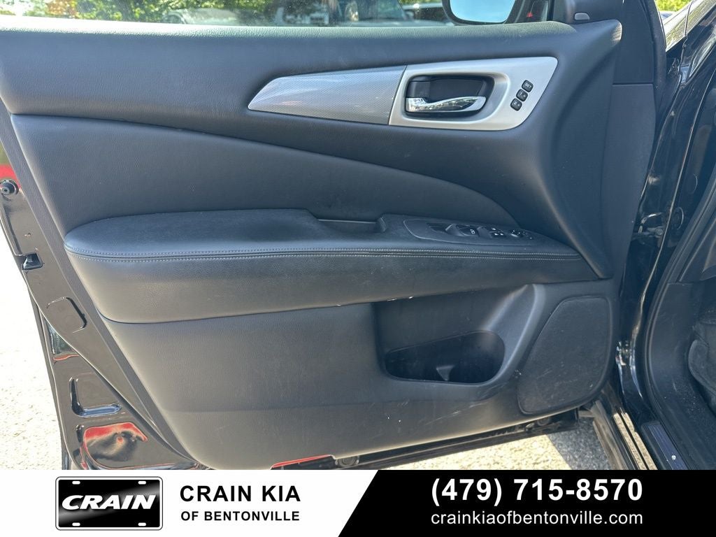 2017 Nissan Pathfinder SL - 4WD / LEATHER