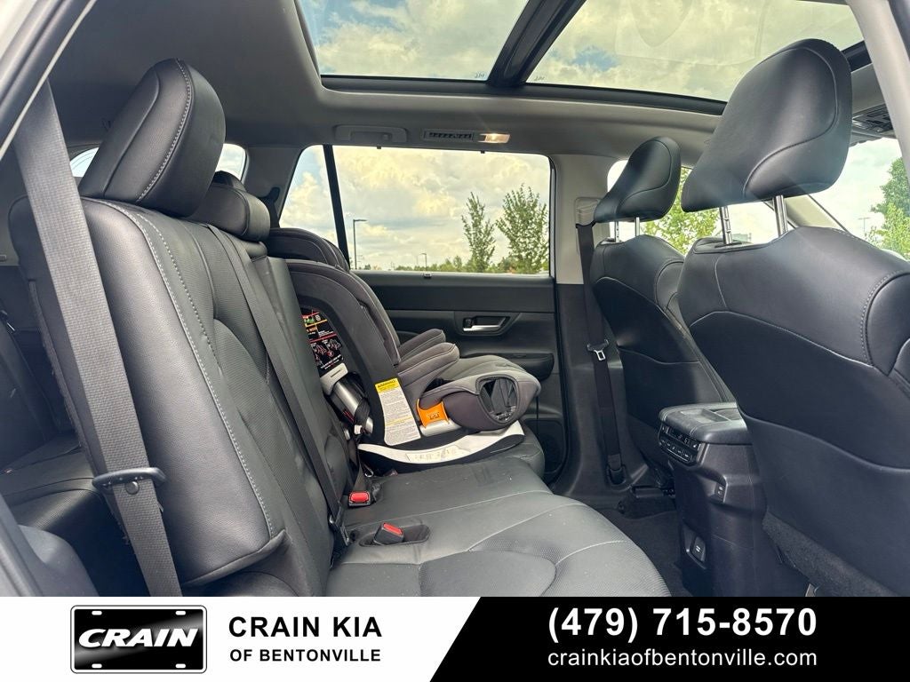 2025 Toyota Grand Highlander Hybrid Limited - AWD / PANORAMIC SUNROOF / CLEAN CARFAX