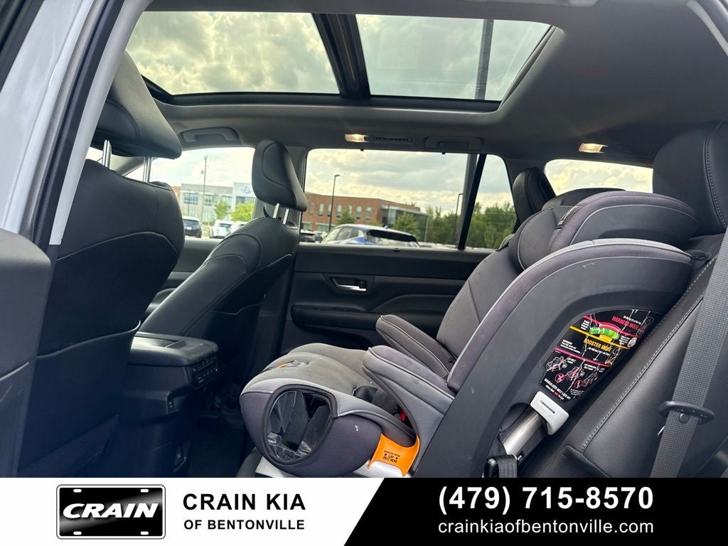 2025 Toyota Grand Highlander Hybrid Limited - AWD / PANORAMIC SUNROOF / CLEAN CARFAX