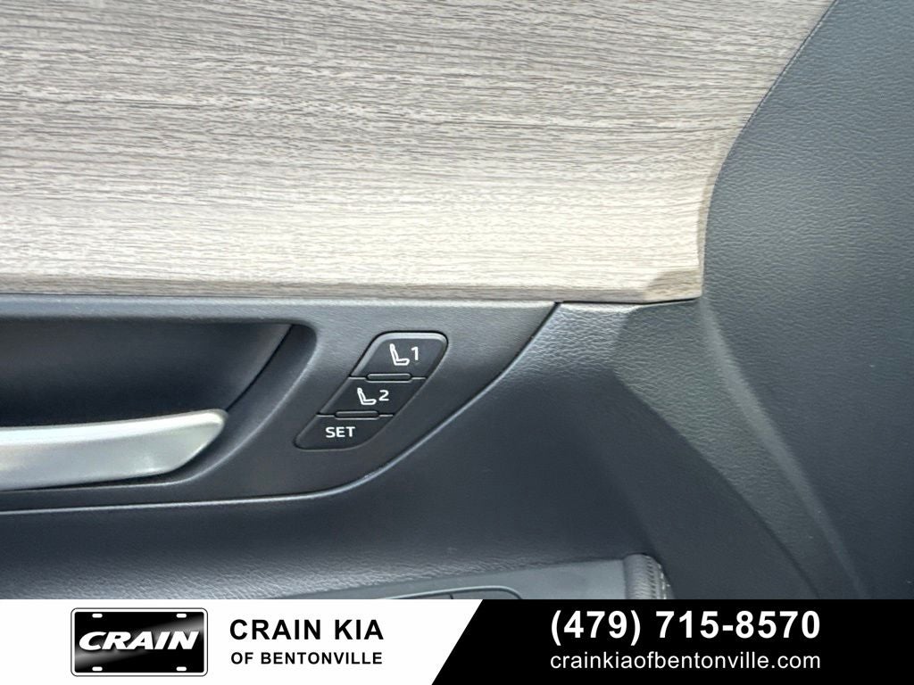 2025 Toyota Grand Highlander Hybrid Limited - AWD / PANORAMIC SUNROOF / CLEAN CARFAX
