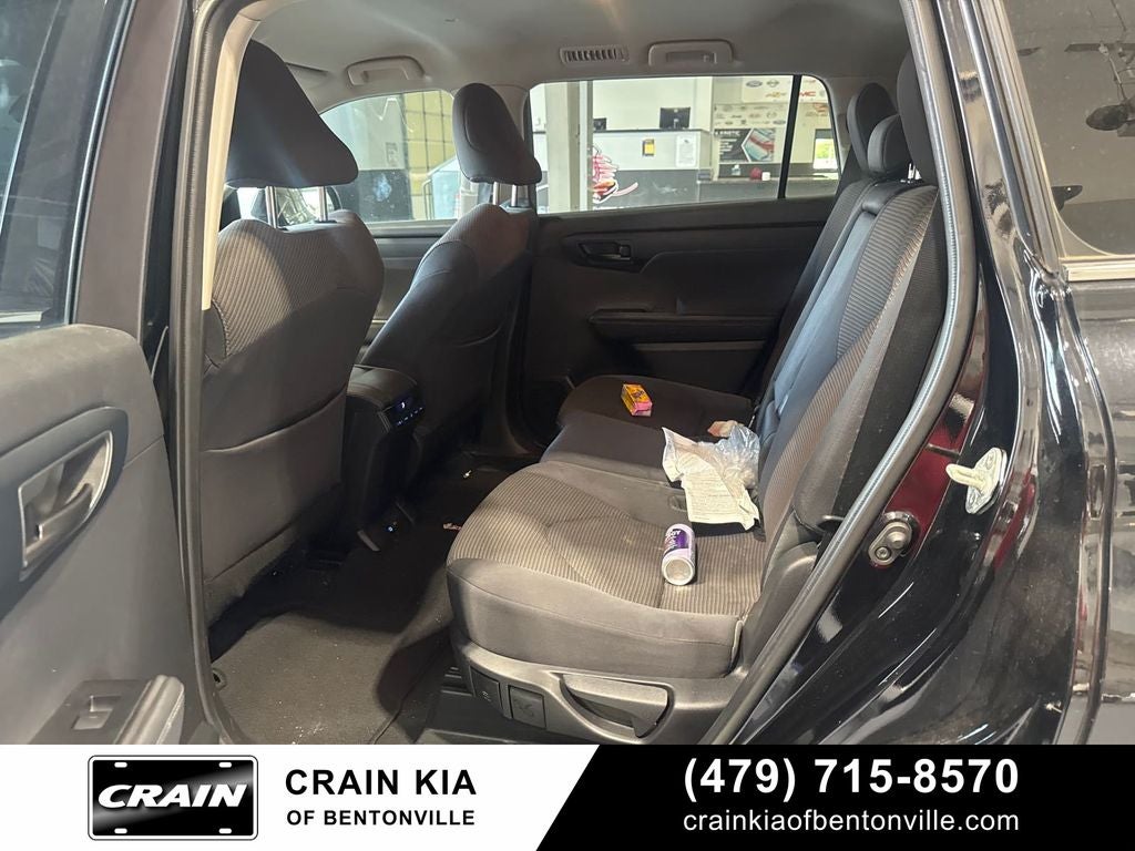 2022 Toyota Highlander LE - AWD