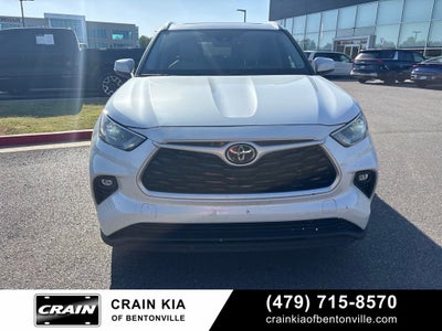 2022 Toyota Highlander XLE - SUNROOF / CLEAN CARFAX / ONE OWNER