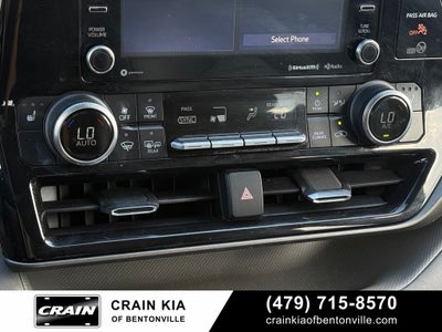 2022 Toyota Highlander XLE - CLEAN CARFAX / SUNROOF