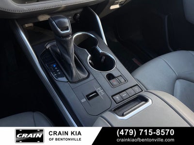 2022 Toyota Highlander XLE - CLEAN CARFAX / SUNROOF