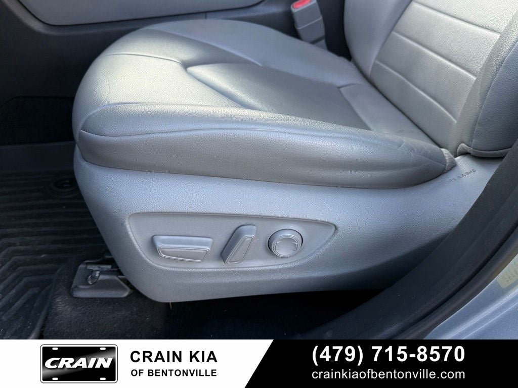 2022 Toyota Highlander XLE - CLEAN CARFAX / SUNROOF