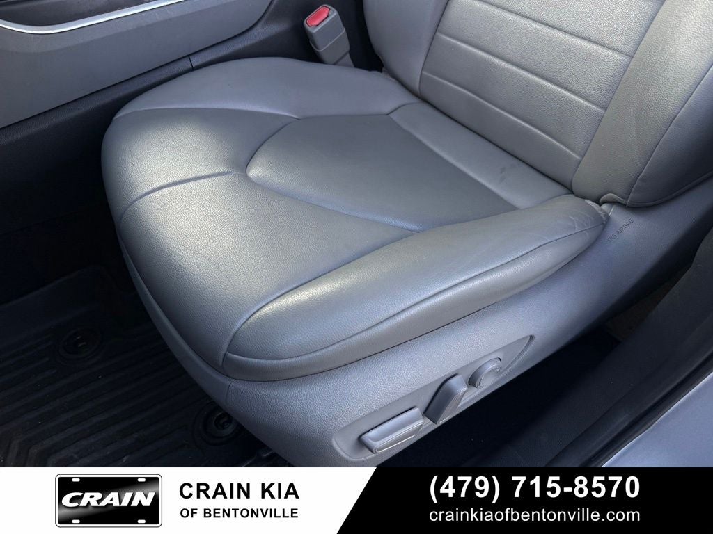 2022 Toyota Highlander XLE - CLEAN CARFAX / SUNROOF