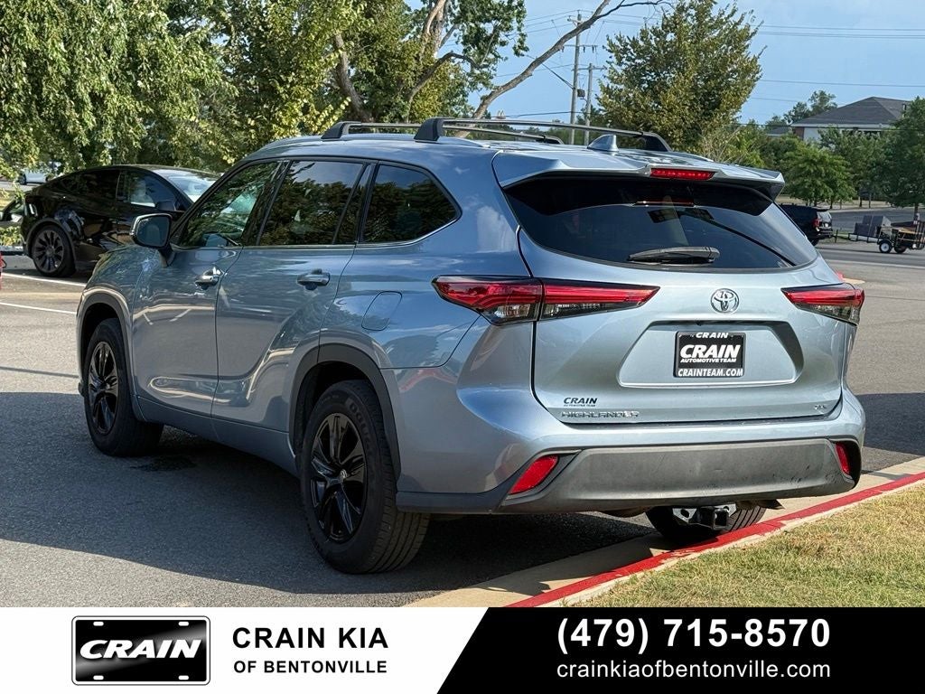 2022 Toyota Highlander XLE - CLEAN CARFAX / SUNROOF