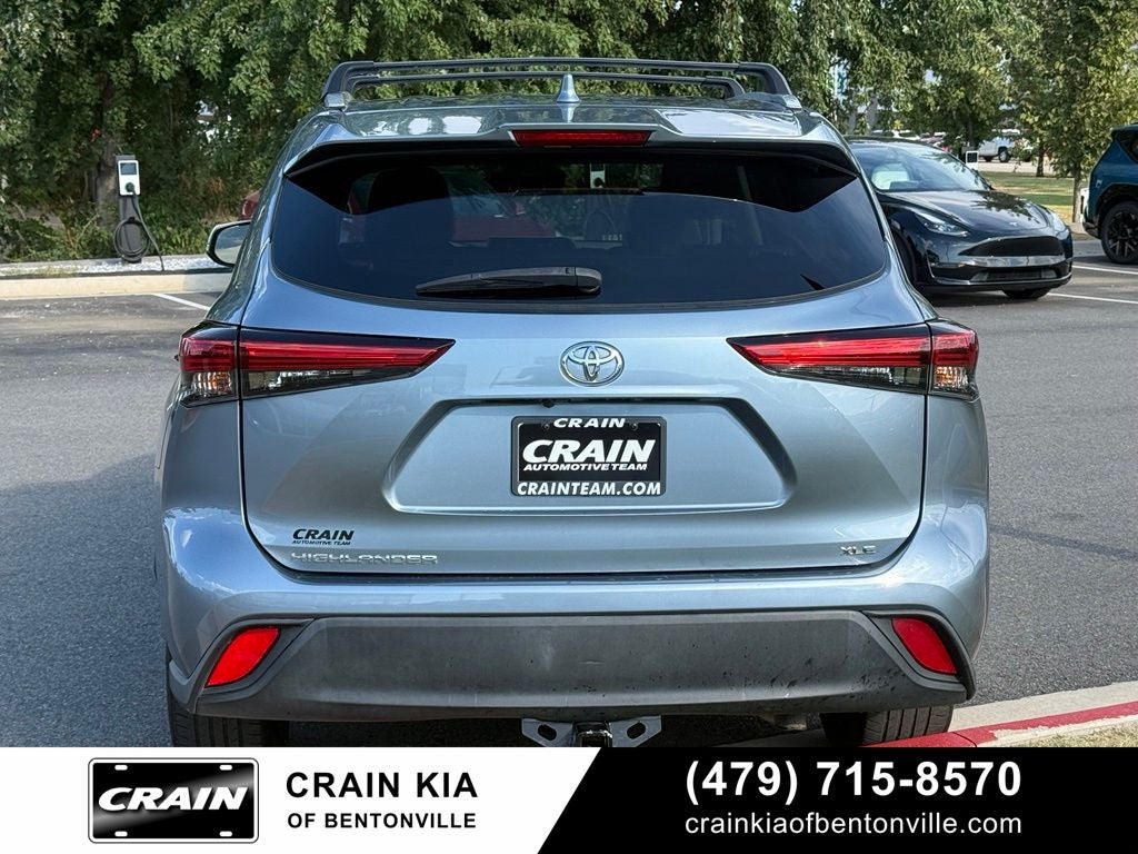 2022 Toyota Highlander XLE - CLEAN CARFAX / SUNROOF