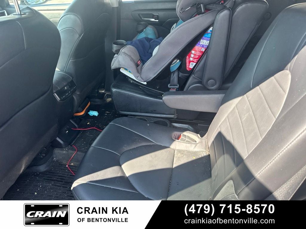 2021 Toyota Highlander XLE - SUNROOF