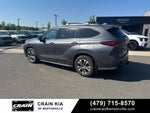 2021 Toyota Highlander XLE - SUNROOF