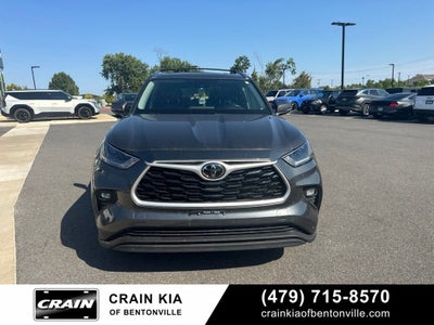 2021 Toyota Highlander XLE - SUNROOF