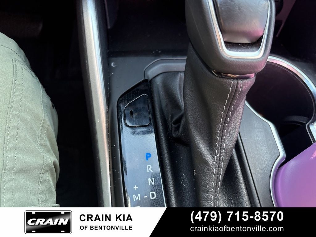 2022 Toyota Highlander XLE - AWD / SUNROOF / CLEAN CARFAX