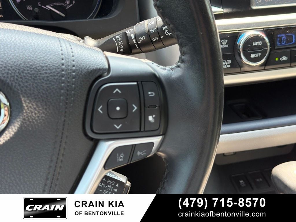 2017 Toyota Highlander XLE - AWD / SUNROOF / CLEAN CARFAX / 1 OWNER