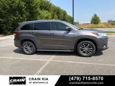 2017 Toyota Highlander XLE - AWD / SUNROOF / CLEAN CARFAX / 1 OWNER