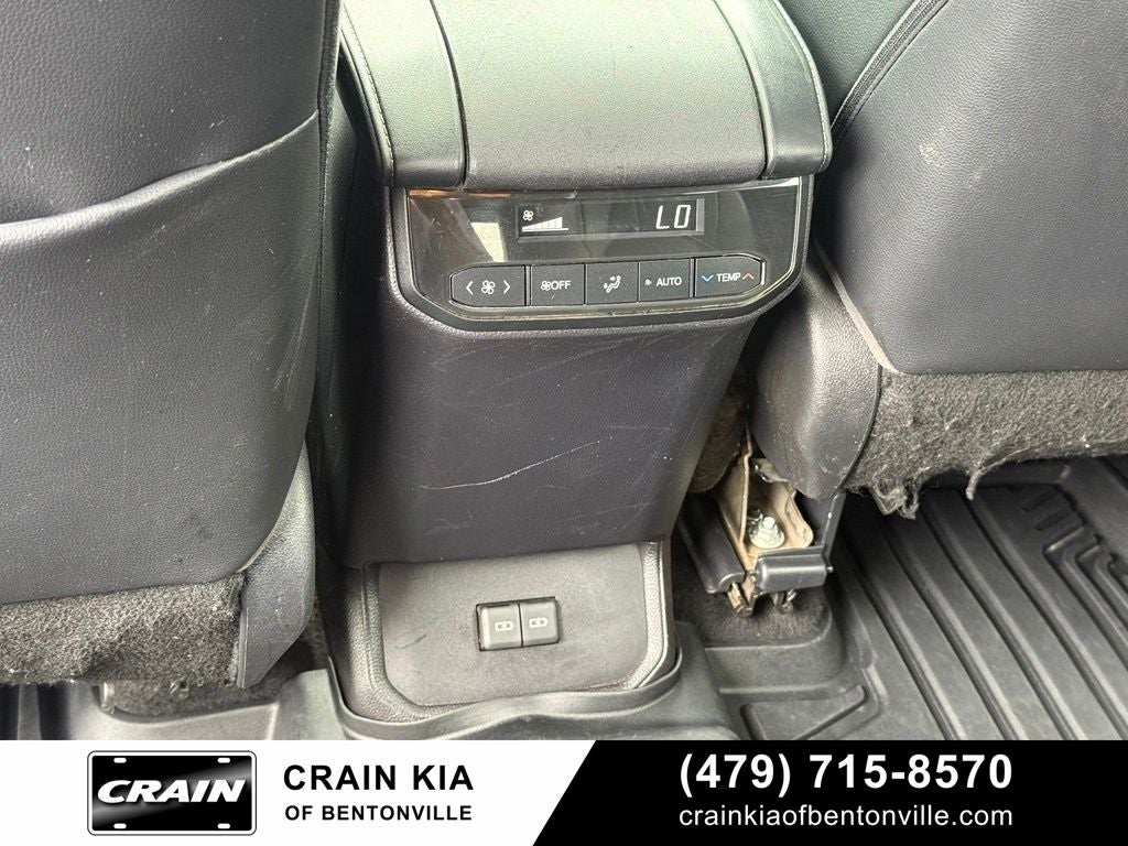2023 Toyota Highlander XLE - AWD / SUNROOF
