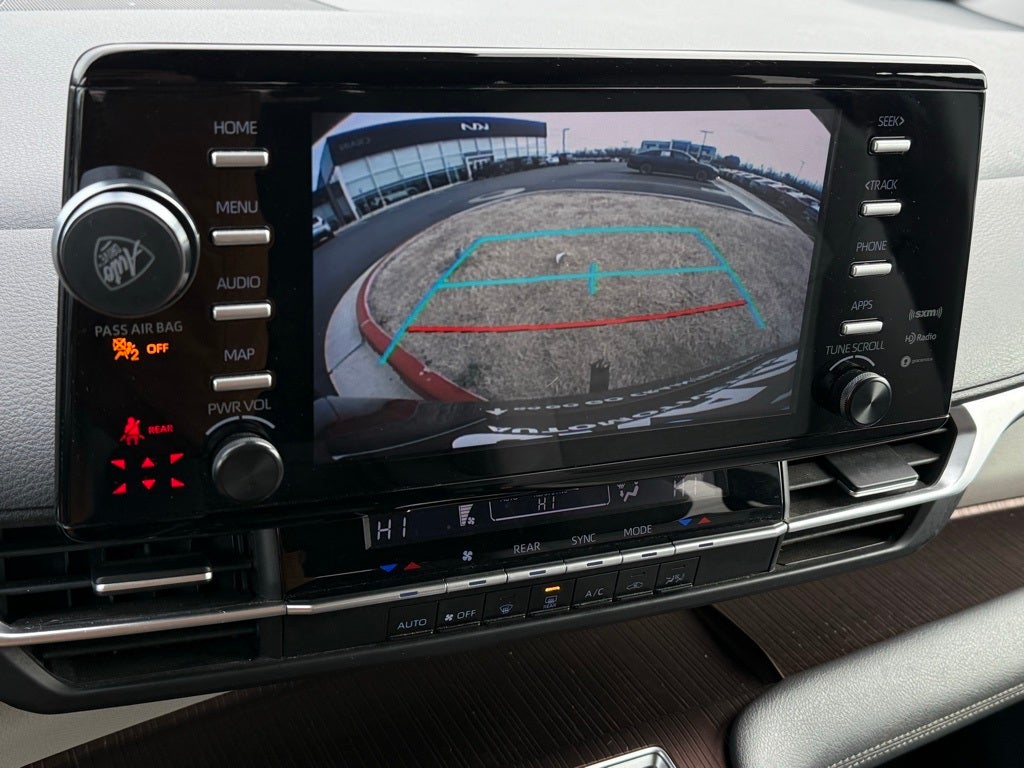 2022 Toyota Sienna LE 8 Passenger - CLEAN CARFAX