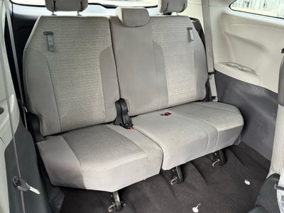 2022 Toyota Sienna LE 8 Passenger - CLEAN CARFAX