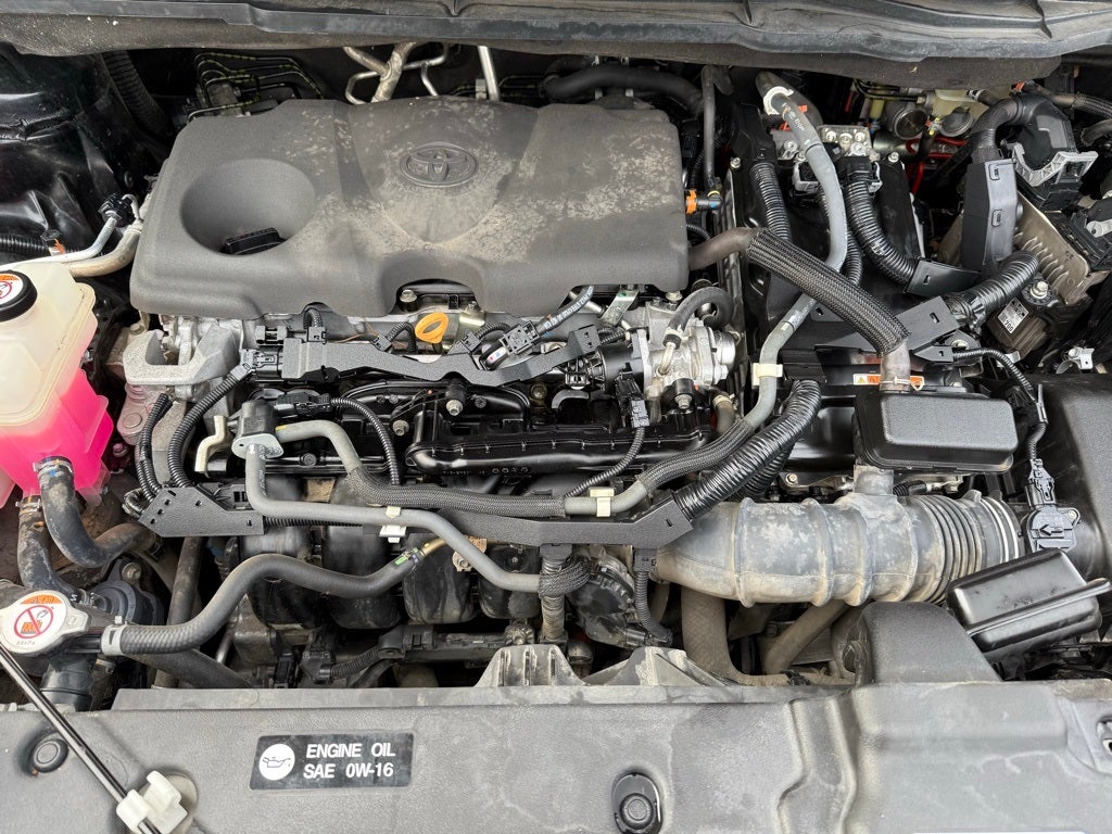 2022 Toyota Sienna LE 8 Passenger - CLEAN CARFAX