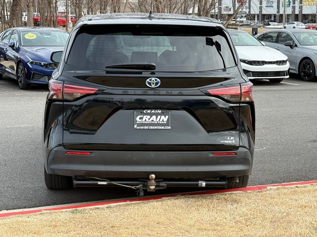2022 Toyota Sienna LE 8 Passenger - CLEAN CARFAX