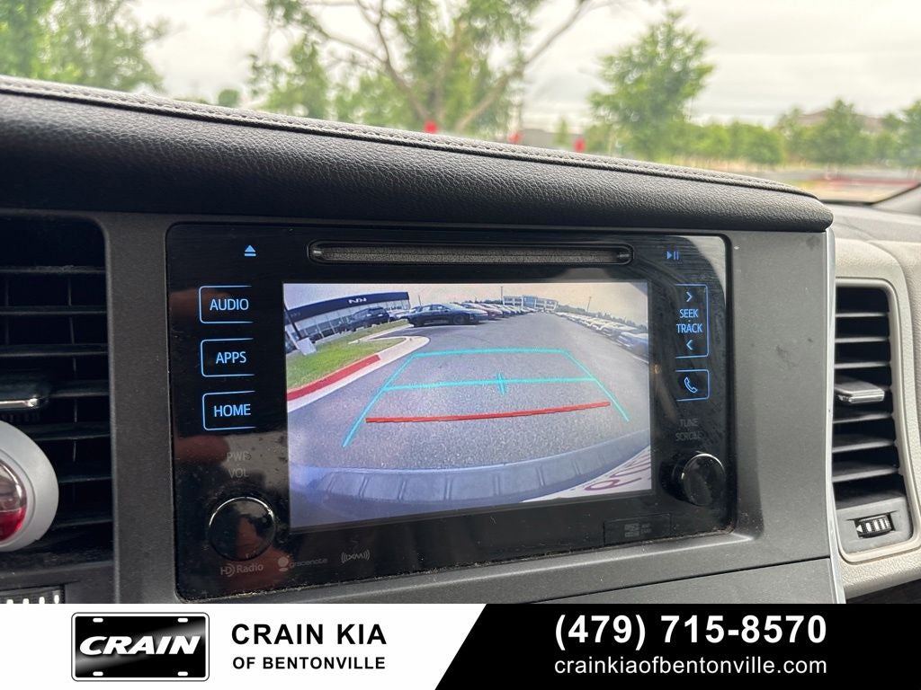 2017 Toyota Sienna XLE - SUNROOF / CLEAN CARFAX / LOW MILES!