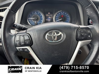 2017 Toyota Sienna XLE - SUNROOF / CLEAN CARFAX / LOW MILES!