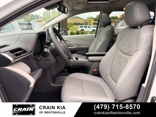 2023 Toyota Sienna Limited - SUNROOF / CLEAN CARFAX / ONE OWNER