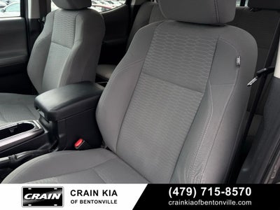 2017 Toyota Tacoma SR5 V6 - 4WD / CARFAX ONE OWNER