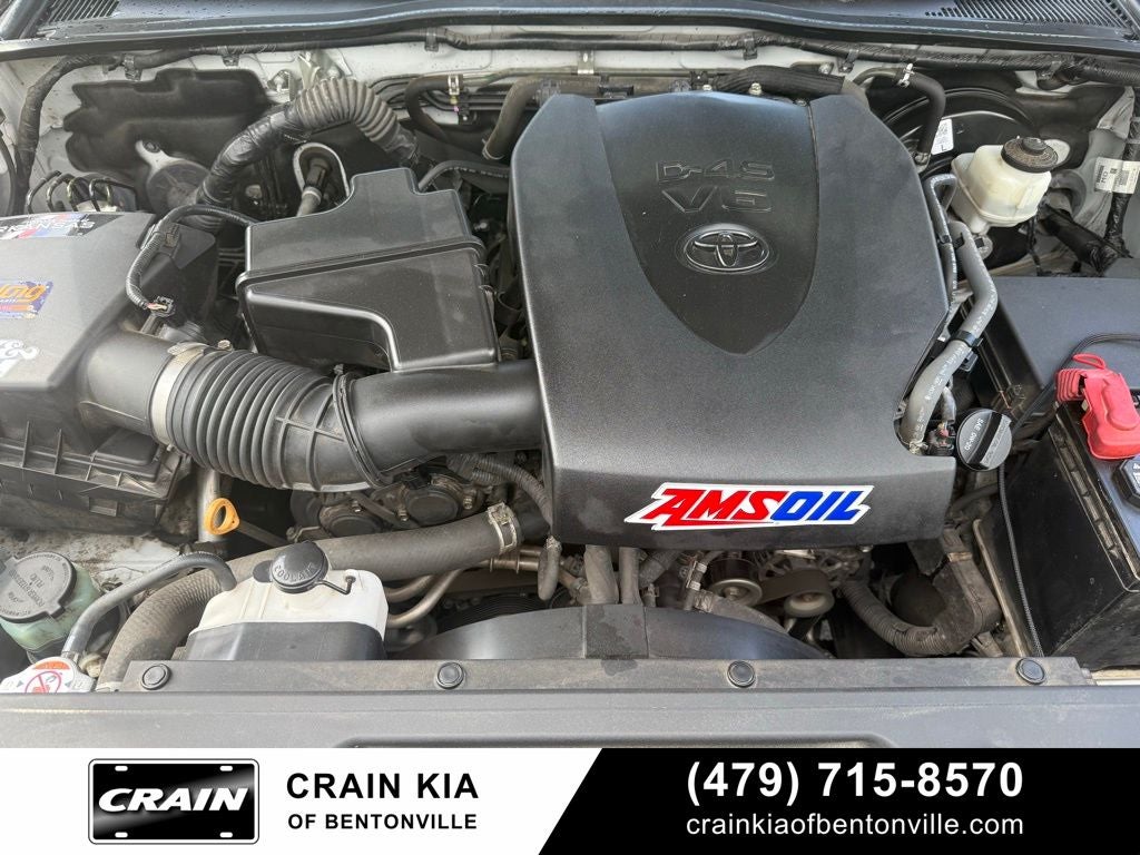 2021 Toyota Tacoma SR5 V6 - 4WD / CLEAN CARFAX / LIFTED!