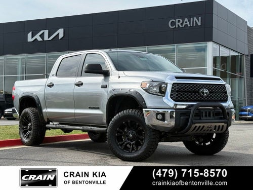 2019 Toyota Tundra SR5 - 4WD / CLEAN CARFAX / LIFTED!