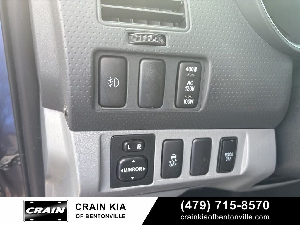 2014 Toyota Tacoma Base V6 - 4WD / CLEAN CARFAX HISTORY