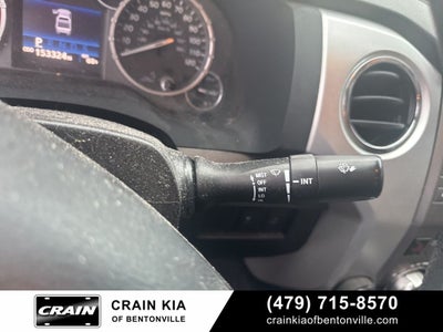 2015 Toyota Tundra SR5 - 4WD / CLEAN CARFAX HISTORY