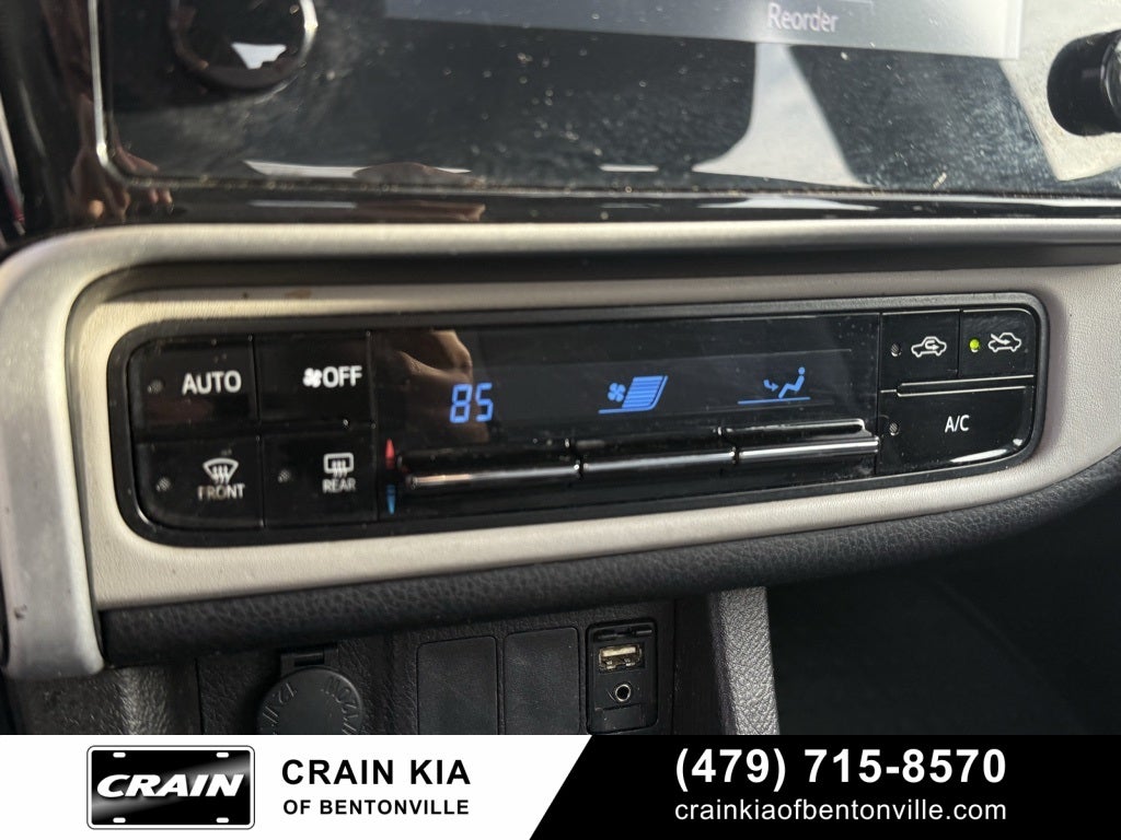 2018 Toyota Corolla LE - CLEAN CARFAX