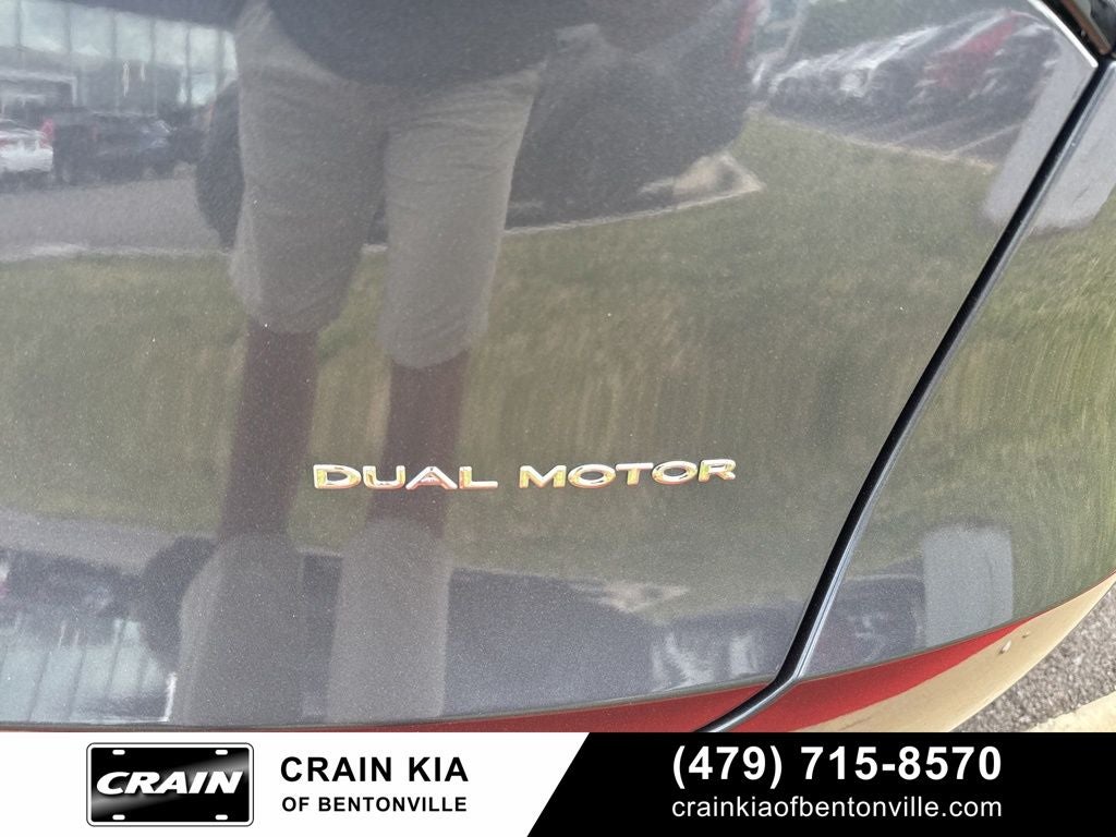 2023 Tesla Model Y Long Range - HW4 / AWD / CLEAN CARFAX / ONE OWNER