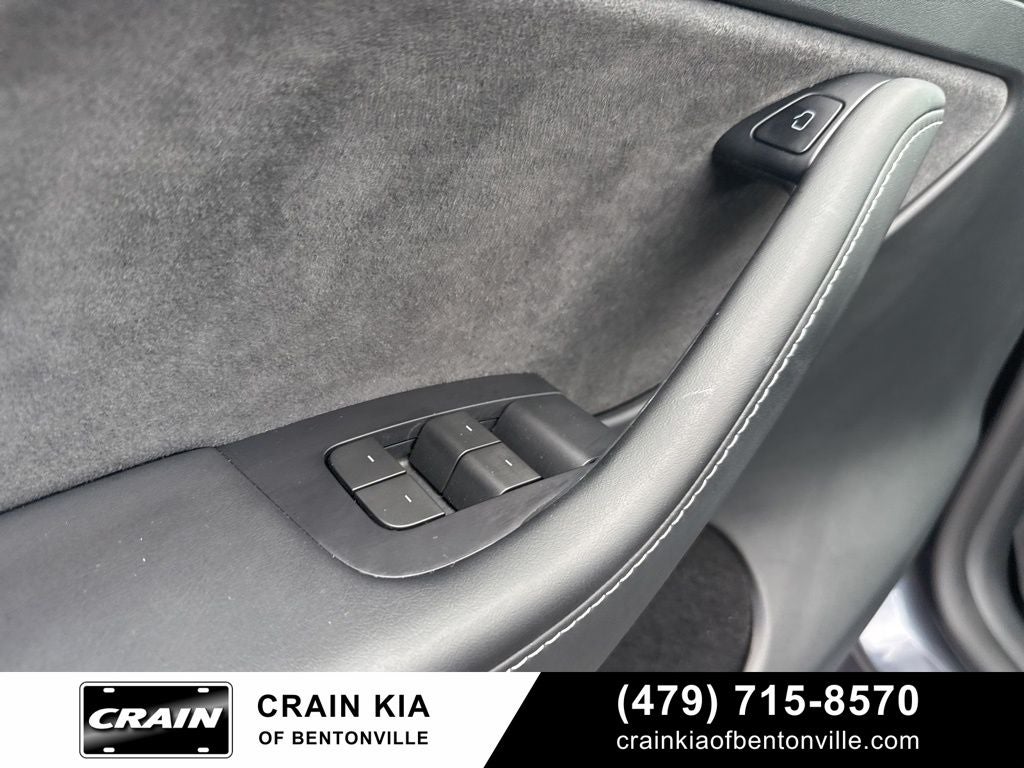 2023 Tesla Model Y Long Range - HW4 / AWD / CLEAN CARFAX / ONE OWNER