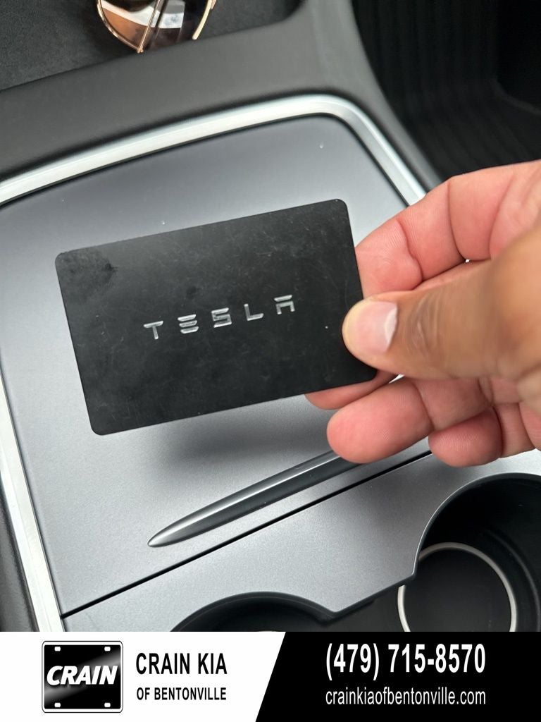 2023 Tesla Model Y Long Range - HW4 / AWD / CLEAN CARFAX / ONE OWNER